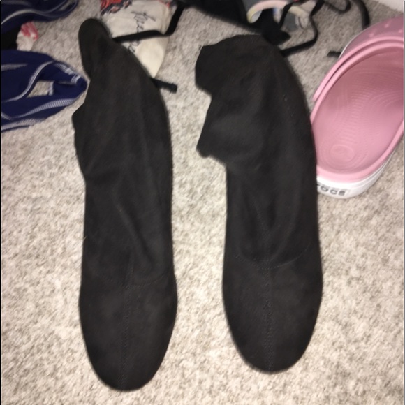 Black Velvet Heels - Picture 5 of 6